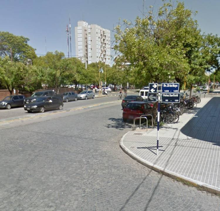 Accidente de tránsito en Bv. 25 de Mayo: una motocicleta perdió el control