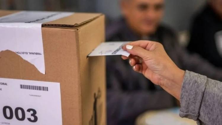 Frontera acude a las urnas y elige concejales 