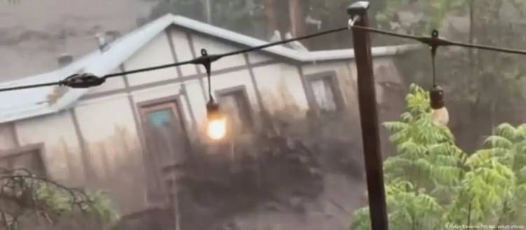 Tres muertos tras inundaciones repentinas en Ruidoso, Nuevo México