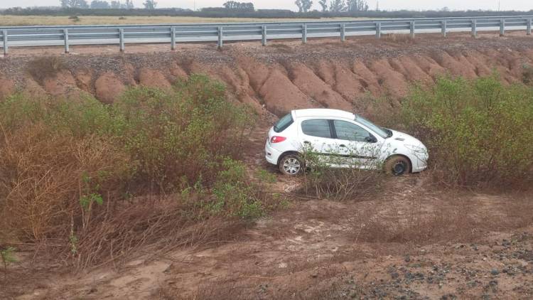 La Francia: un conductor perdió el control de su automóvil en Ruta 19