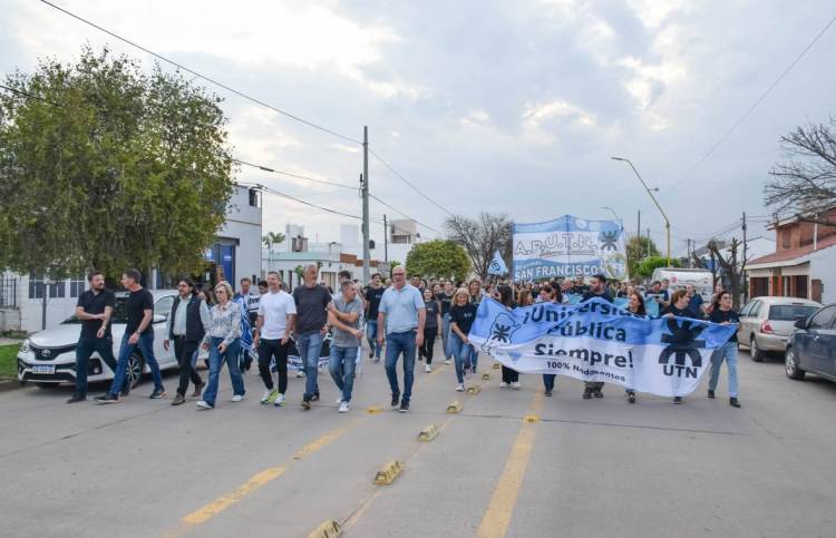San Francisco también marchó contra el veto presidencial a la Ley de Financiamiento Universitario