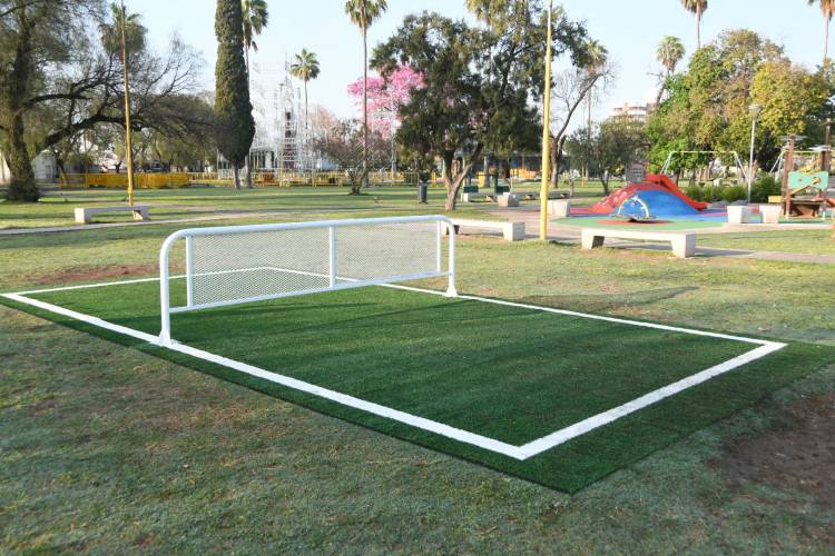 Refuncionalizaron las canchas de fútbol tenis de Plaza Vélez Sarsfield
