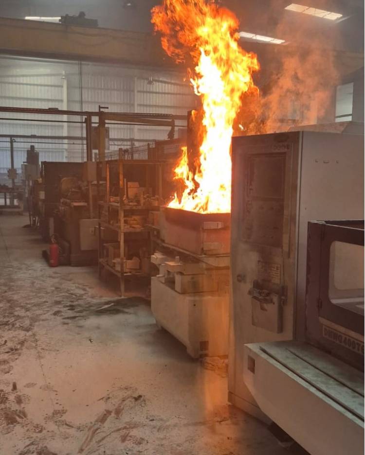 Bomberos controlaron un incendio en una planta del Parque Industrial de San Francisco