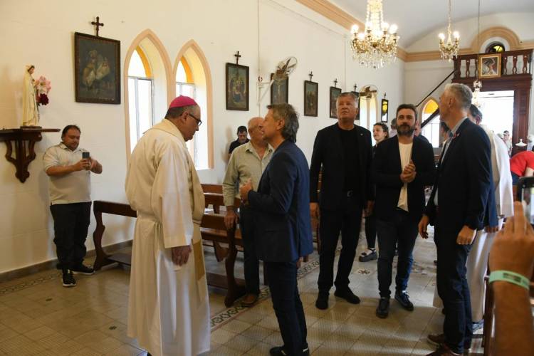 Bernarte inauguró la restauración de la Iglesia San Francisco de Asís de Plaza San Francisco