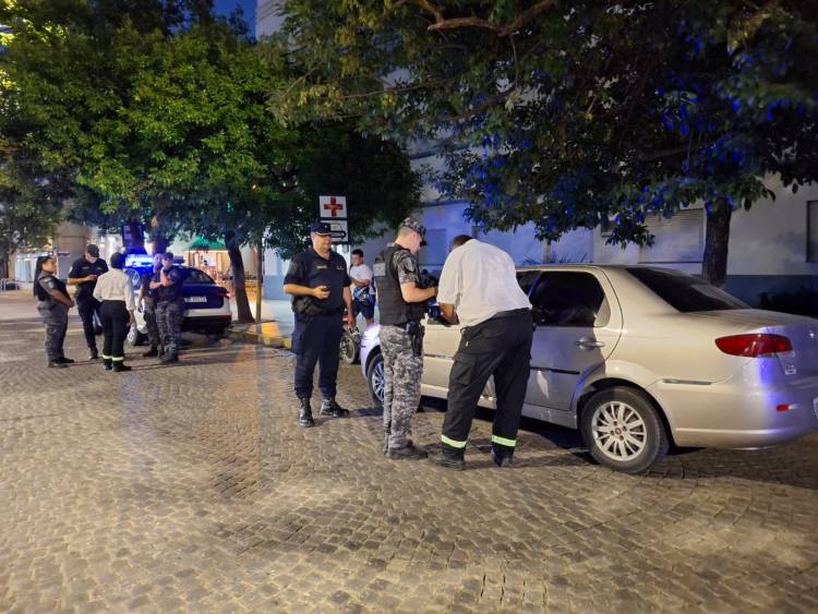 Secuestran droga, motos y un auto en megaoperativo en San Francisco