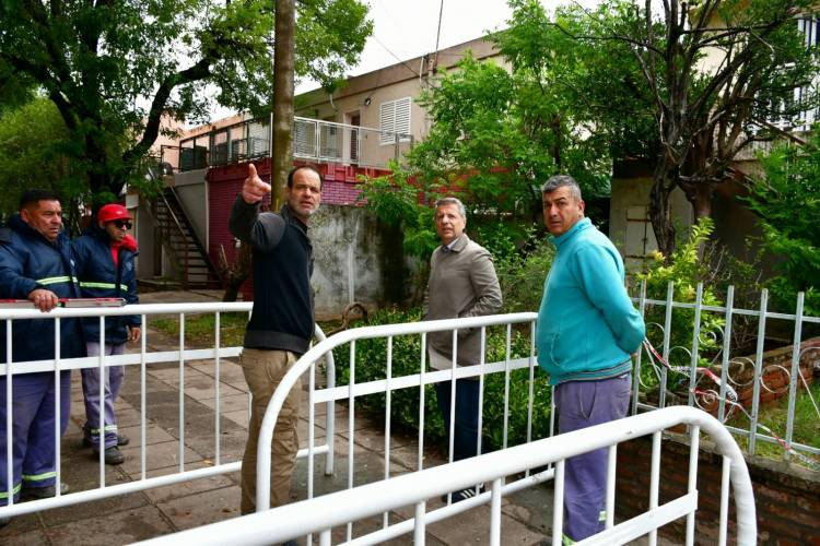 Municipio interviene distintos espacios públicos en barrio Roque Sáenz Peña